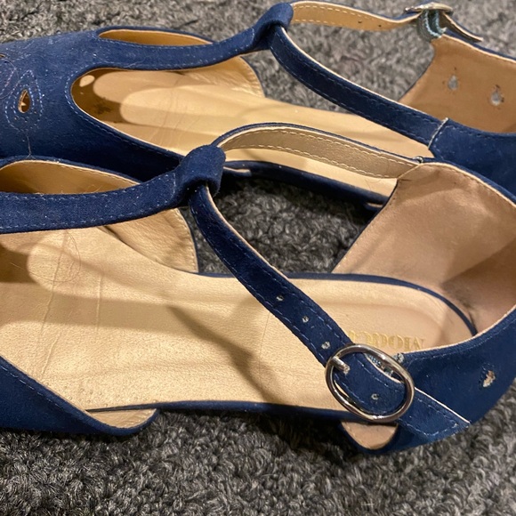 Modcloth Navy T-Strap Flats - Picture 2 of 4